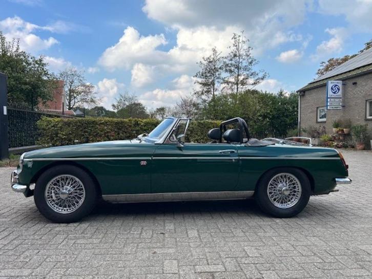 MGB 1969 Overdrive, Auto's, MG, Particulier, B, Open dak, Benzine, Cabriolet, 2 deurs, Handgeschakeld, Groen, Zwart, Kunstmatig leder
