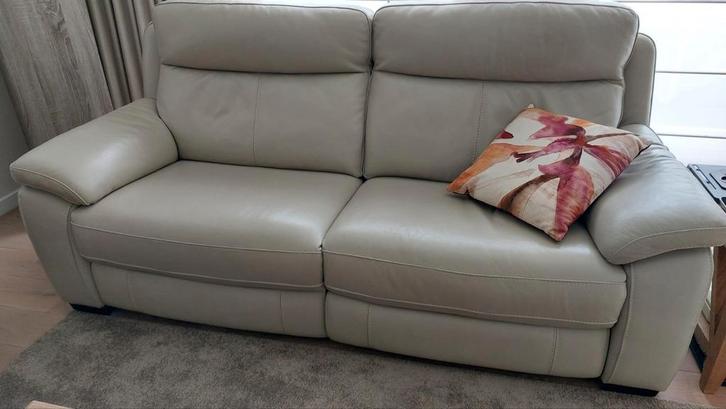 Mooie cremekleurige lederen salon, 2x 2.5 zit., Huis en Inrichting, Zetels | Zetels, Ophalen