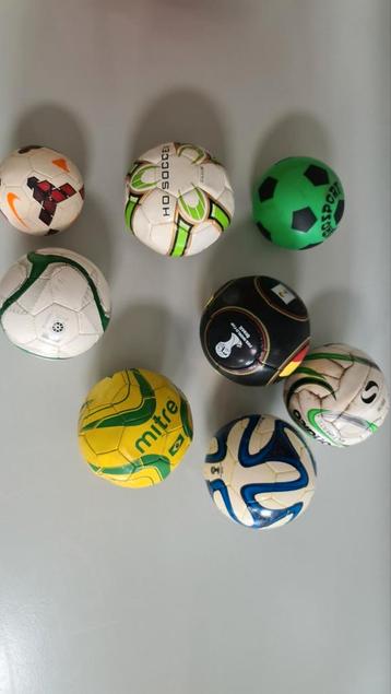 8 voetballen te koop | goede staat beschikbaar voor biedingen