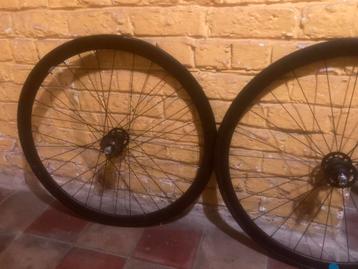 Roues (paires) 28" flip flop (fixie ou single speed) beschikbaar voor biedingen