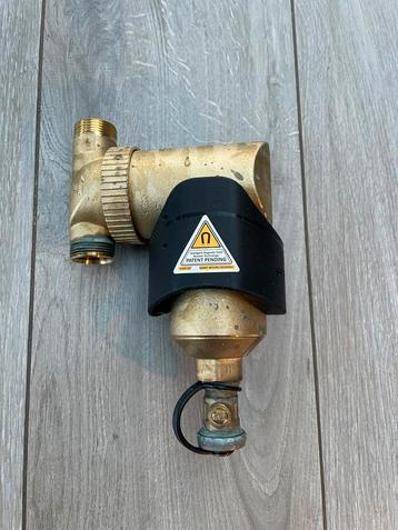 Spirotech vuil-en microbellen afscheider beschikbaar voor biedingen