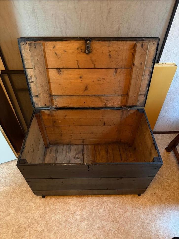 Vintage houten opbergkist op wieltjes, Huis en Inrichting, Overige Huis en Inrichting, Ophalen