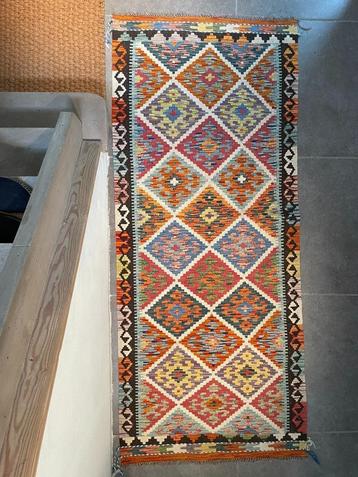 Kelim tapijt met kleurrijk geometrisch patroon beschikbaar voor biedingen