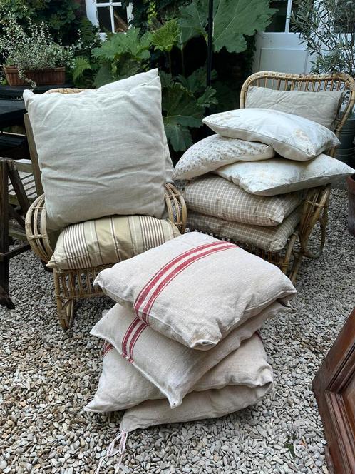 KUSSENS VEEL STUKS LINNEN LANGE KUSSENS TUIN, Huis en Inrichting, Woonaccessoires | Kussens, Gebruikt, Beige, Ophalen of Verzenden