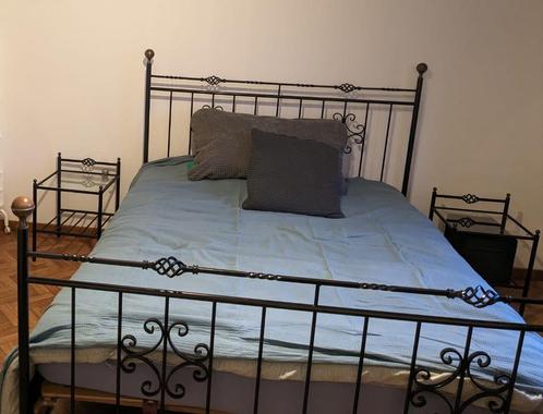 Zwart metalen bed van 1,60m met 2 nachtkastjes, Huis en Inrichting, Slaapkamer | Bedden, Gebruikt, Tweepersoons, 160 cm, Metaal
