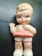 Ancienne poupée plastique fille en jupe, Collections, Enlèvement ou Envoi, Utilisé, Poupée