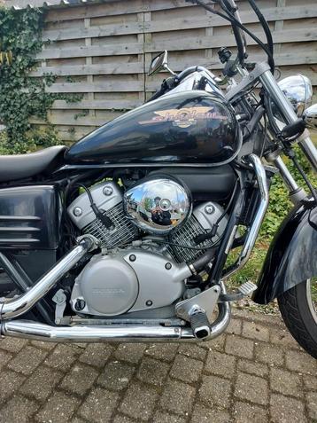 Honda VT 125C Shadow, Chopper, 2 cylindres, Particulier, 125 cm³