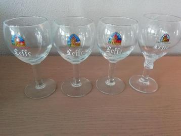 LEFFE 25CL 4 VERSCHILLENDE. VERZAMELITEM KADOTIP  beschikbaar voor biedingen