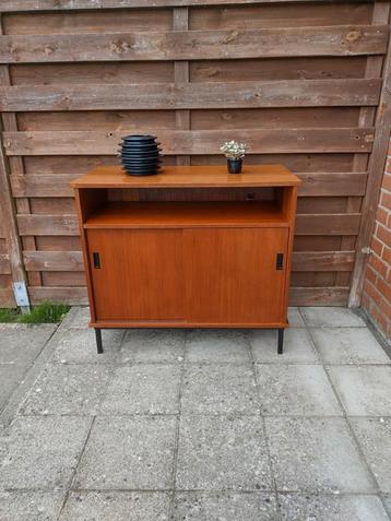 Tv-meubel/vintage dressoir  beschikbaar voor biedingen