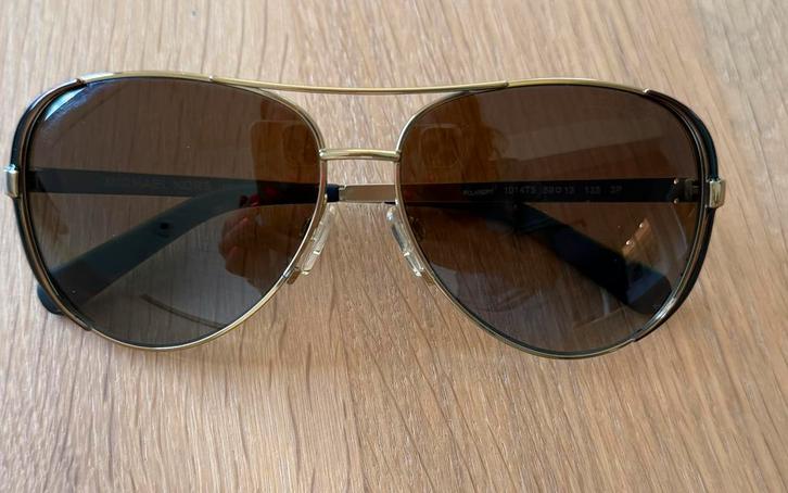 Michael Kors Chelsea maat 59, Handtassen en Accessoires, Zonnebrillen en Brillen | Dames, Zo goed als nieuw, Zonnebril, Ophalen of Verzenden