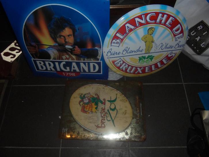 collection de plateaux et assiettes à bière, Collections, Marques de bière, Comme neuf, Autres types, Autres marques, Enlèvement ou Envoi