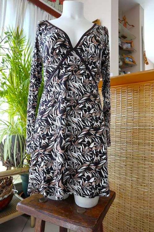leuk uitstralend creatieve jurk, Kleding | Dames, Jurken, Gedragen, Maat 42/44 (L), Overige kleuren, Onder de knie, Ophalen of Verzenden