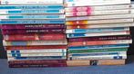 Lot de 31 romans Harlequin diverses séries, Ophalen of Verzenden, Gelezen