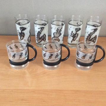 Te koop 5 glazen +3 thee glazen  beschikbaar voor biedingen
