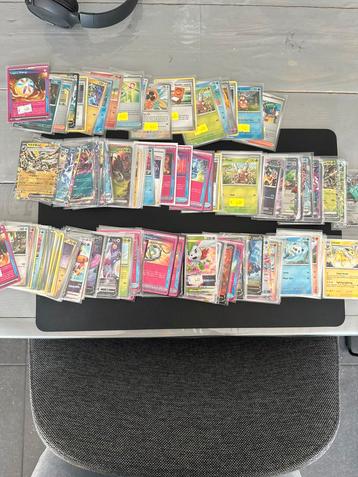 Mix van ex/vstar/pokeballs 200+- beschikbaar voor biedingen