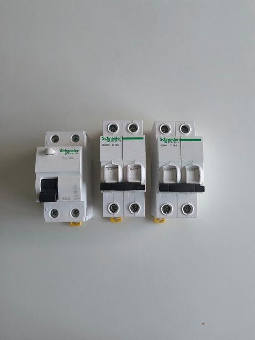 Verliesstroomschakelaars 40A 30mA en automaten C16A, Doe-het-zelf en Bouw, Elektriciteit en Kabels, Zo goed als nieuw, Overige typen