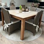 Set: Houten tafel + 4 rieten stoelen, Huis en Inrichting, Stoelen, Vier, Zo goed als nieuw, Ophalen