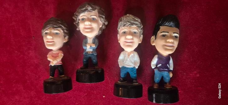 4 ONE DIRECTION figuurtjes., Verzamelen, Muziek, Artiesten en Beroemdheden, Zo goed als nieuw, Ophalen