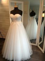 Robe de mariée , voile cathédrale et jupon, Enlèvement, Comme neuf, Robe de mariée