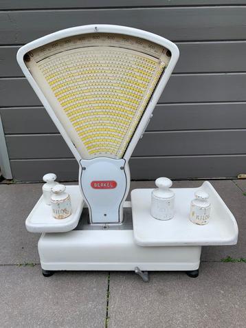 Mooie vintage weegschaal van Berkel beschikbaar voor biedingen
