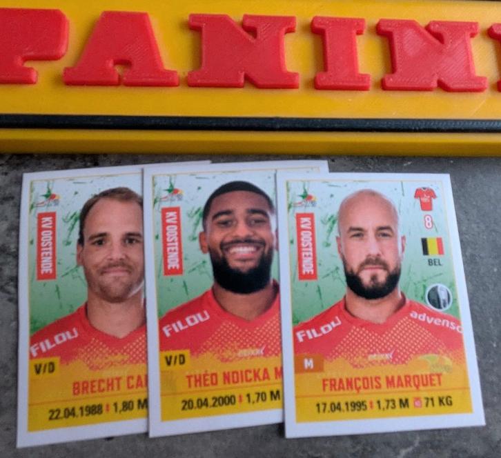 PANINI STICKERS FOOTBALL 2020/2021 MERCATO’s  KV OOSTENDE, Hobby en Vrije tijd, Stickers en Plaatjes, Nieuw, Ophalen of Verzenden