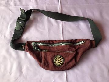 Kipling heuptas volwassenen beschikbaar voor biedingen