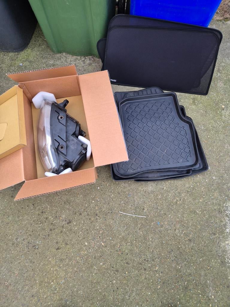 Volkswagen Passat b6 variant koplampen,zonnenscherm,matten, Autos : Divers, Tapis de voiture, Enlèvement