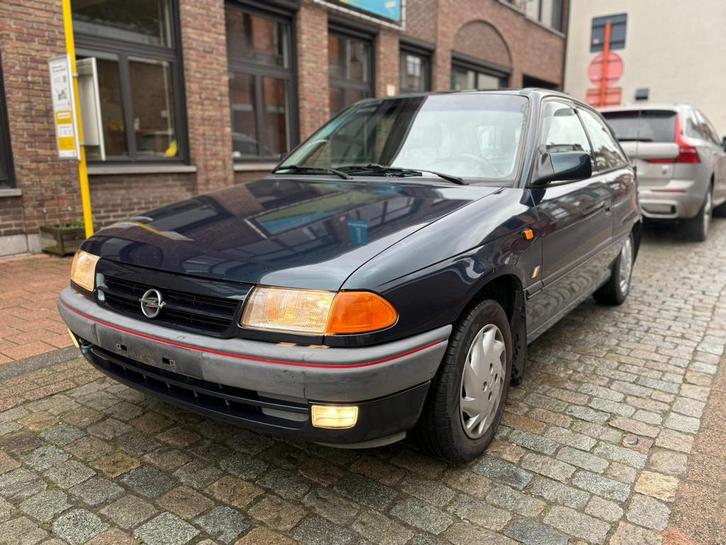 Opel astra* oldtimer*1ste eig* lez ok* gekeurd vvk*, Auto's, Opel, Particulier, Astra, ABS, Airbags, Centrale vergrendeling, Metaalkleur
