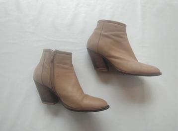 vrouwenschoenen A.F. Vandevorst, A.F. Vandevorst, Beige, Enlèvement, Porté