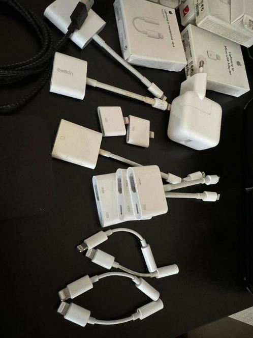 Originele iPhone-accessoires van Apple en Belkin, Telecommunicatie, Mobiele telefoons | Telefoon-opladers, Zo goed als nieuw, Ophalen of Verzenden