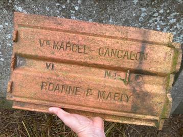 Franse dakpan beschikbaar voor biedingen