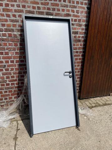 Binnendeuren 4 stuks beschikbaar voor biedingen