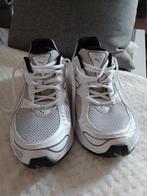 Nieuwe sport schoenen merk PUMA maat 44.Tel 0475 96 19 33, Ophalen, Nieuw