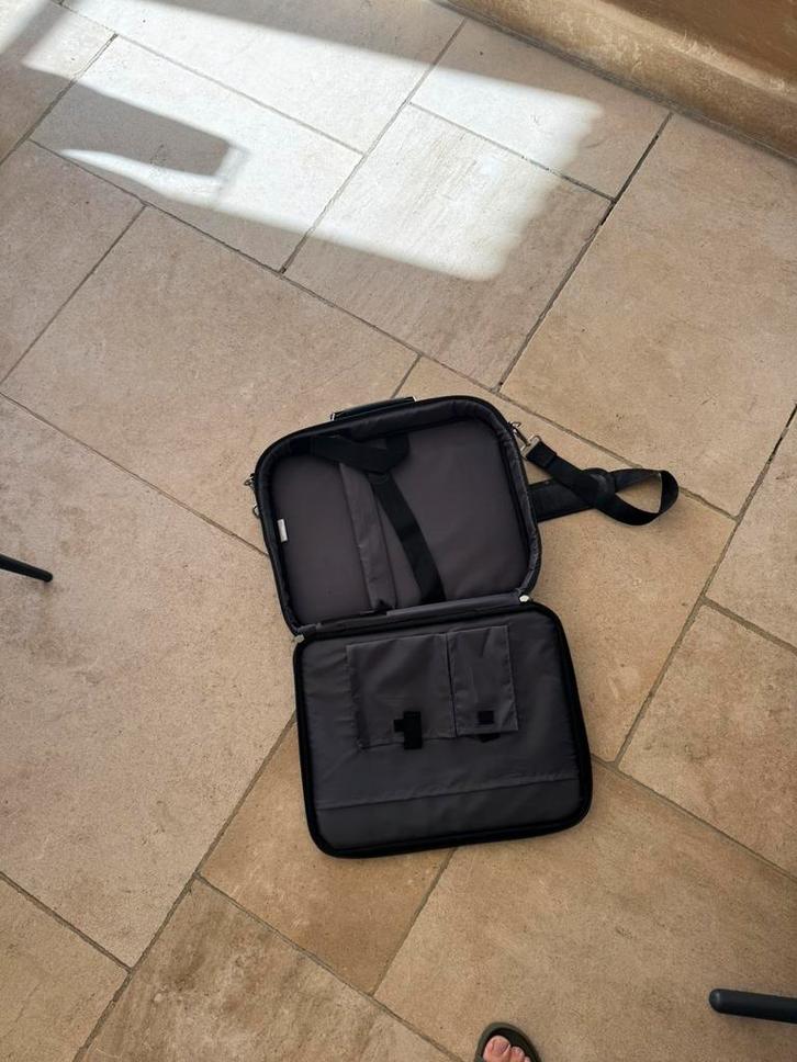 Zwarte laptoptas met schouderriem – stevig en praktisch, Informatique & Logiciels, Sacoches d'ordinateur portable, Comme neuf