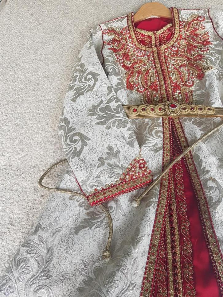 Takchita kaftan, Kleding | Dames, Jurken, Zo goed als nieuw, Maat 38/40 (M), Rood, Onder de knie, Ophalen of Verzenden