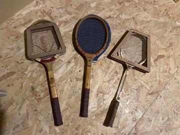 3 Vintage houten tennis- & badmintonrackets met pressframes beschikbaar voor biedingen