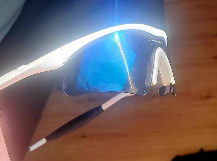 Oakley PRO M Frame - Iconisch sportmodel met 3 lenzen, Handtassen en Accessoires, Zonnebrillen en Brillen | Heren, Gebruikt, Zonnebril