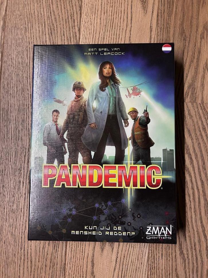 Pandemic - coöperatief bordspel, Hobby en Vrije tijd, Gezelschapsspellen | Bordspellen, Zo goed als nieuw, Een of twee spelers