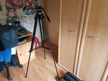 Videostatief beschikbaar voor biedingen