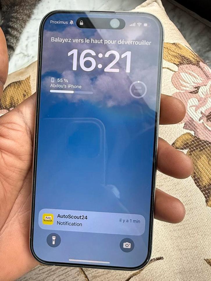 iPhone 15 pro 128gb - natural titanium bon etat, Telecommunicatie, Mobiele telefoons | Apple iPhone, Zo goed als nieuw, 128 GB