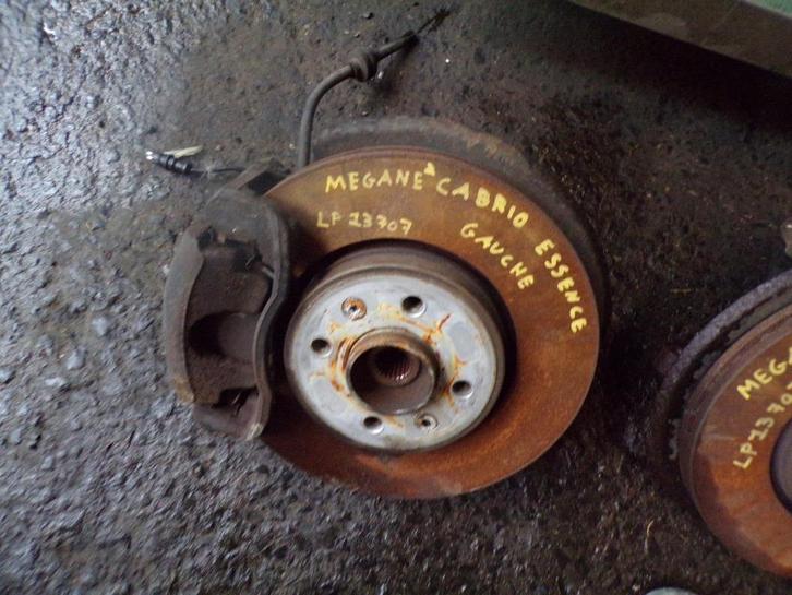 Moyeu avant gauche Renault Megane II cc 1.6i 83kw 2003-2005, Autos : Pièces & Accessoires, Freins & Transmission, Renault, Utilisé