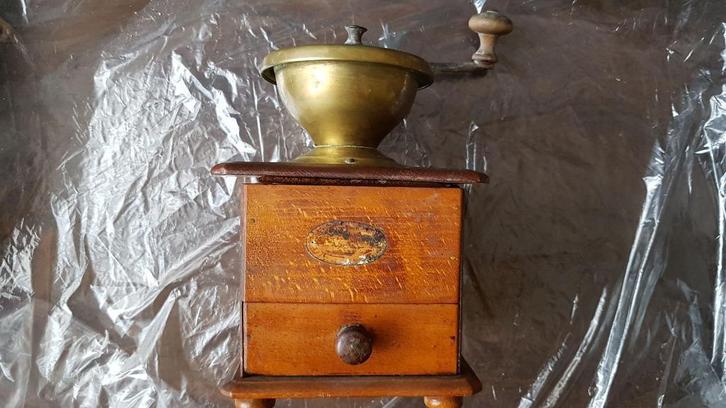 Koffiemolen met opbergdoos, Antiek en Kunst, Antiek | Keukengerei, Ophalen of Verzenden
