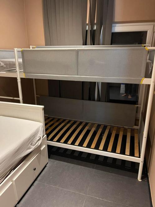 Twee hoogslapers en een uitschuifbaar bed, Huis en Inrichting, Slaapkamer | Stapelbedden en Hoogslapers, Zo goed als nieuw, Ophalen