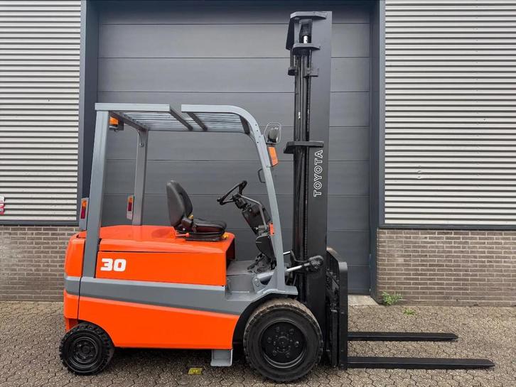 Toyota FBMF 30 3 ton elektrische heftruck (bj 1999), Zakelijke goederen, Machines en Bouw | Heftrucks en Intern transport, Heftruck