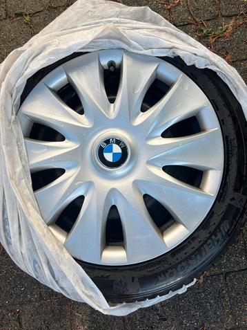 BMW winterbanden met stalen velgen + wieldoppen beschikbaar voor biedingen