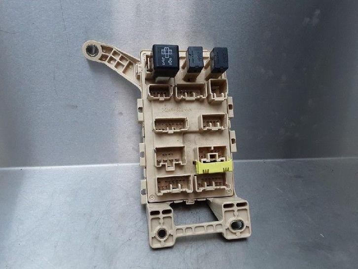 ZEKERINGKAST Lexus RX (L2) (01-1997/10-2015) (|RX300|), Auto-onderdelen, Elektronica en Kabels, Lexus, Gebruikt