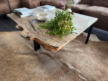 Mooie salontafel beton boomstamtafel industrieel beschikbaar voor biedingen