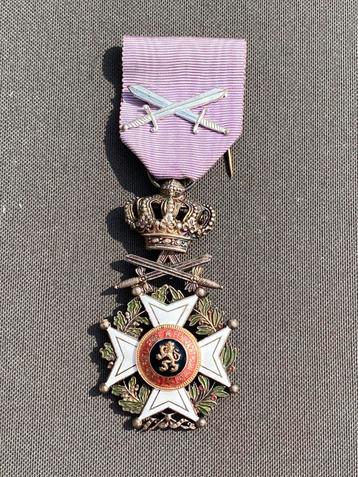 Medaille Y beschikbaar voor biedingen