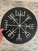 Houten wanddecoratie – Viking kompas 28x28cm, Huis en Inrichting, Woonaccessoires | Klokken, Ophalen, Zo goed als nieuw