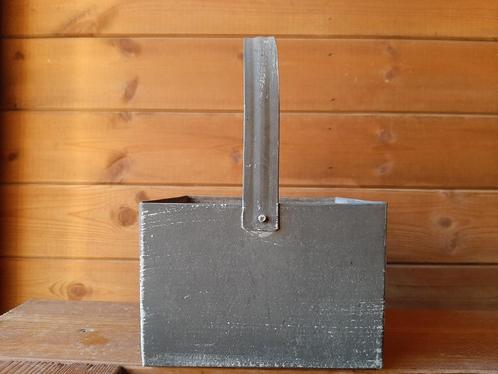 zinken bloembak 15 cm op 15 cm en 10 cm hoog met handvat, Tuin en Terras, Tuinwanddecoratie, Zo goed als nieuw, Ophalen of Verzenden